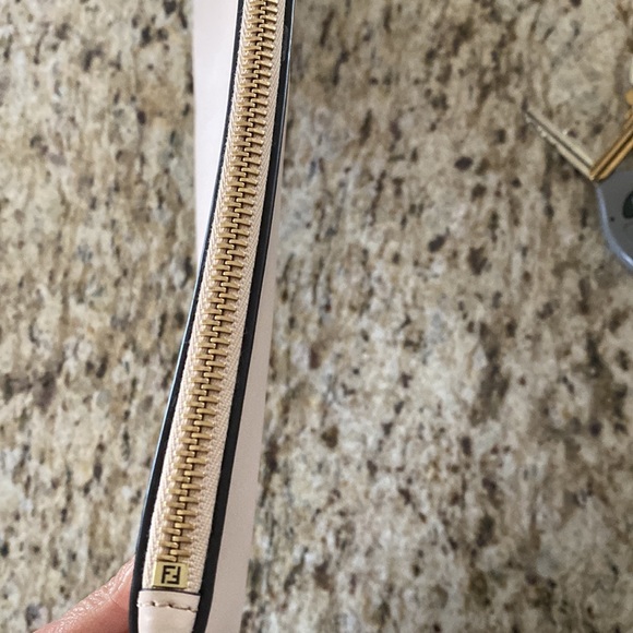 fendi medium pouch - Picture 3 of 12